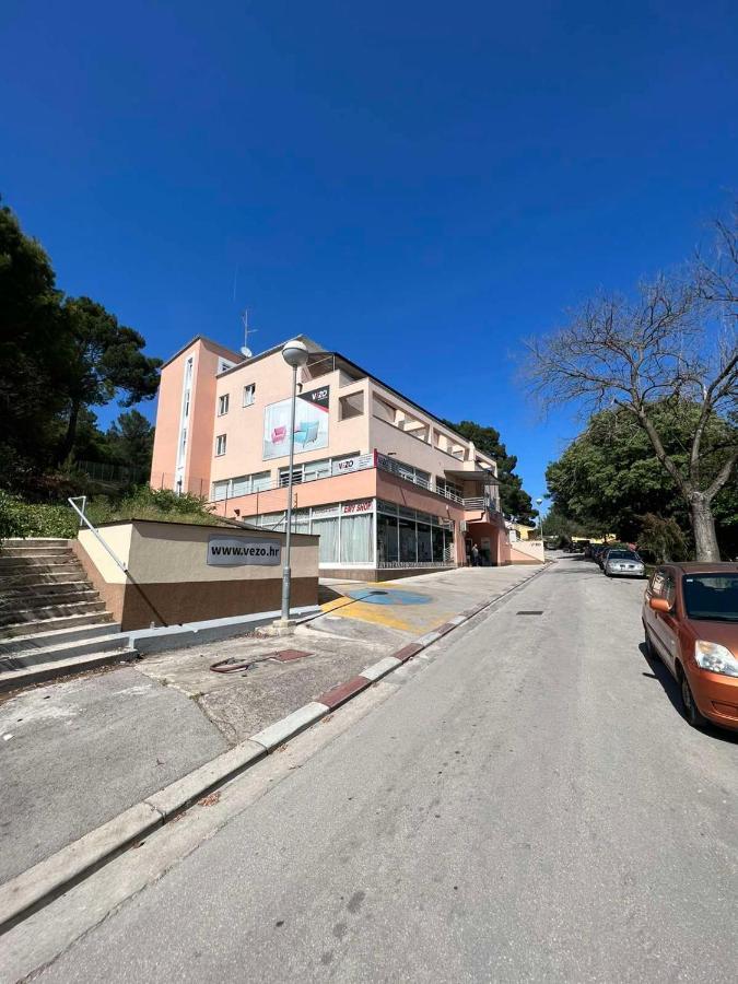 Apartmani Lorena Pola Esterno foto