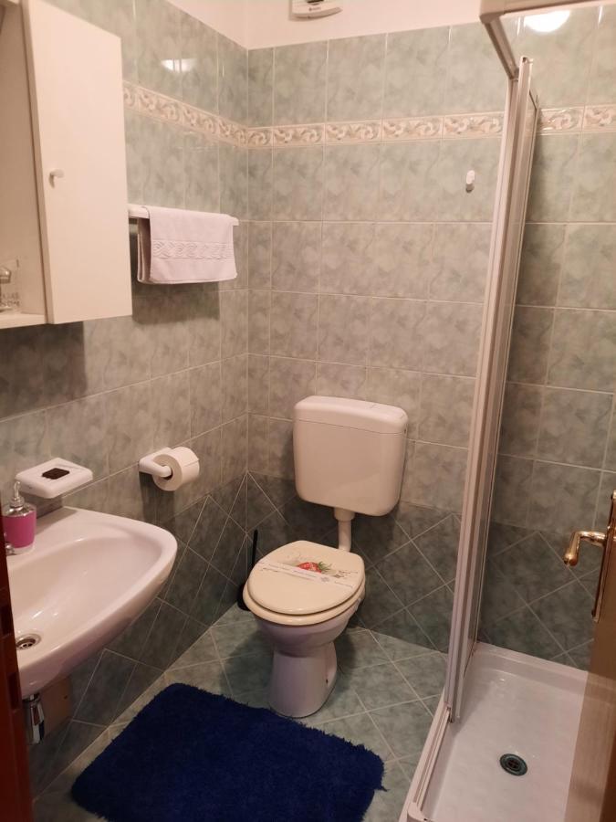 Apartmani Lorena Pola Esterno foto